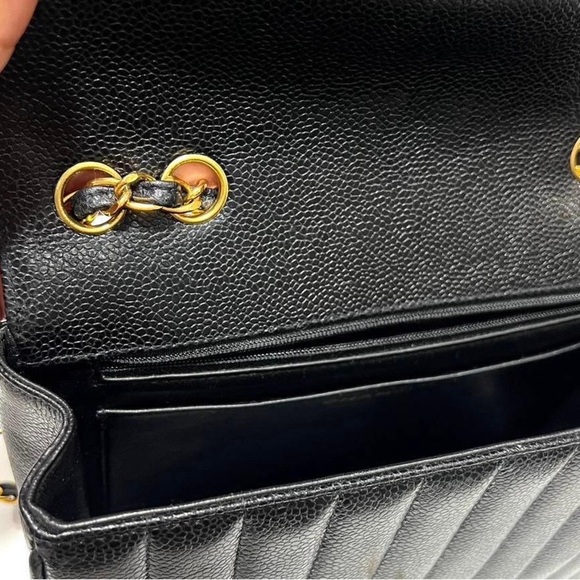 Gorgous VINTAGE Super RARE Chanel envelope flap 24k ghw BLACK CAVIAR - Picture 2 of 16